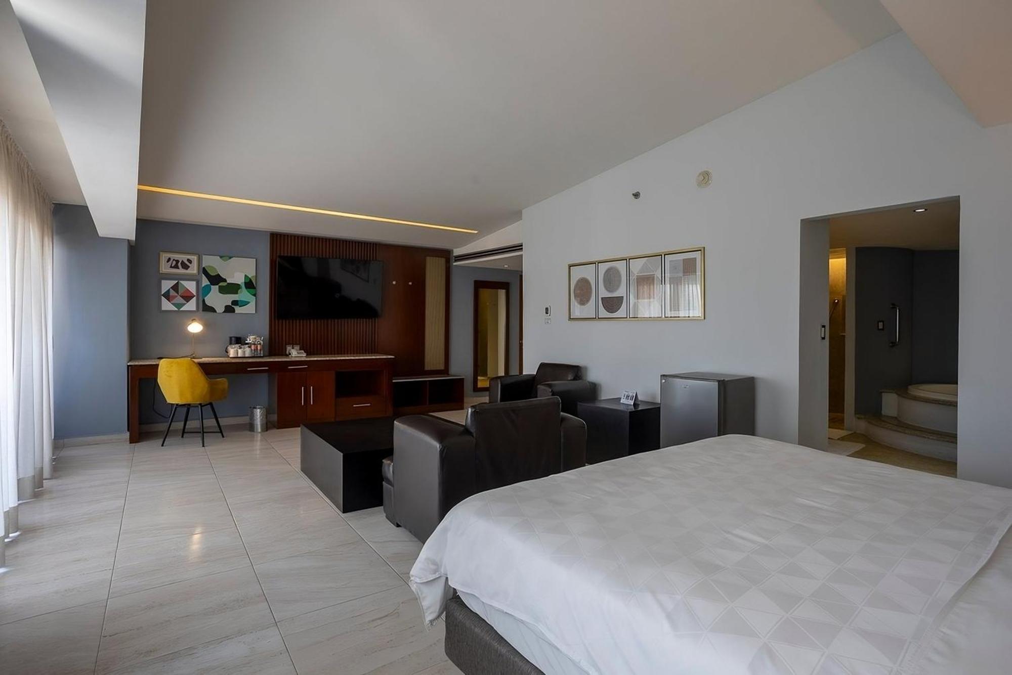 Holiday Inn Puebla Finsa By Ihg Esterno foto