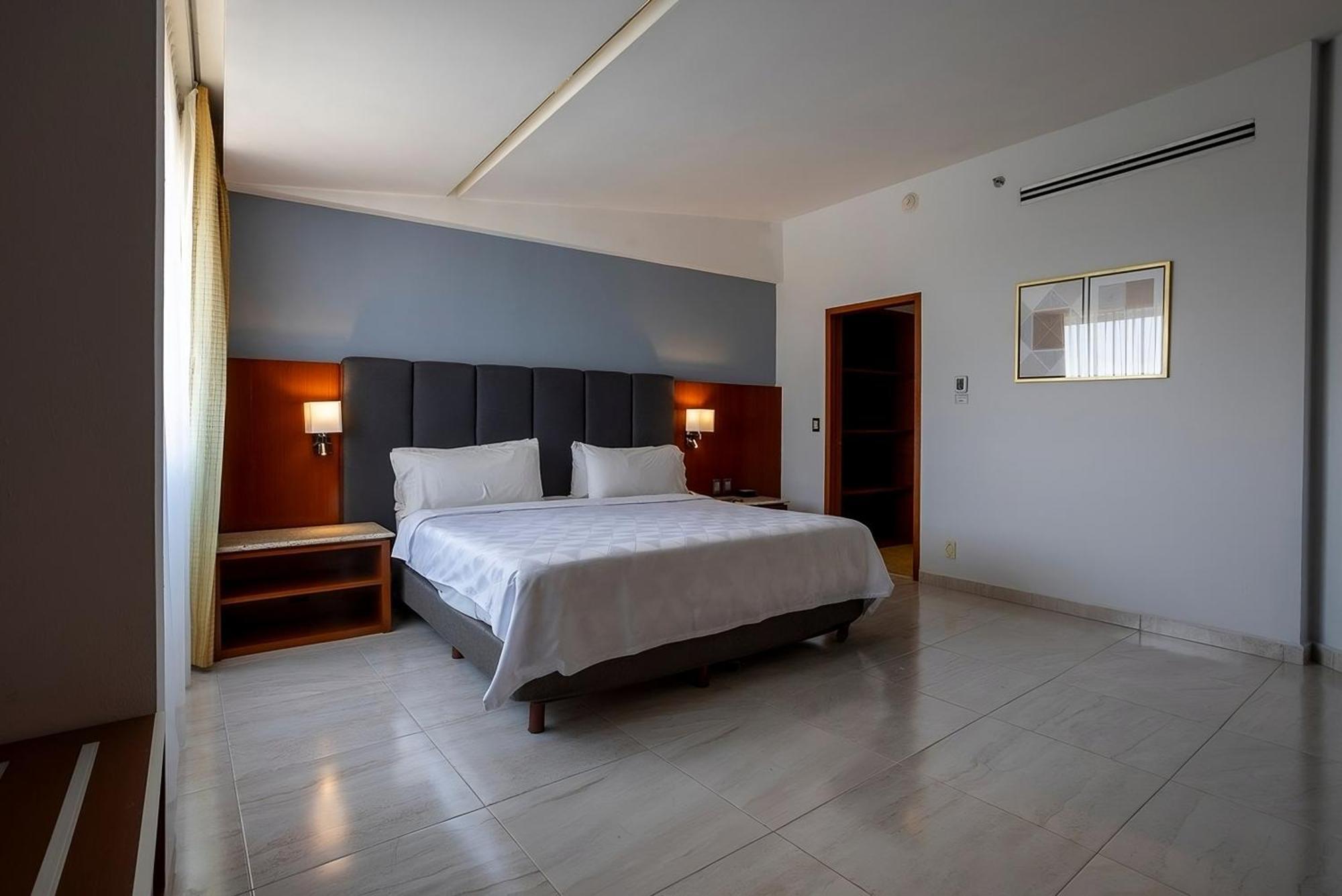 Holiday Inn Puebla Finsa By Ihg Esterno foto